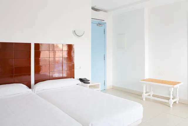 غرفة بسرير مزدوج أو سريرين منفصلين بشرفة، Malaga Hotel Eliseos 2/5
