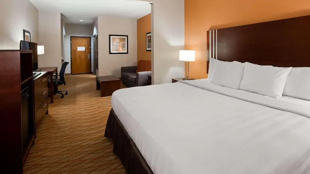 جناح، City Express by Marriott Spring 1/3