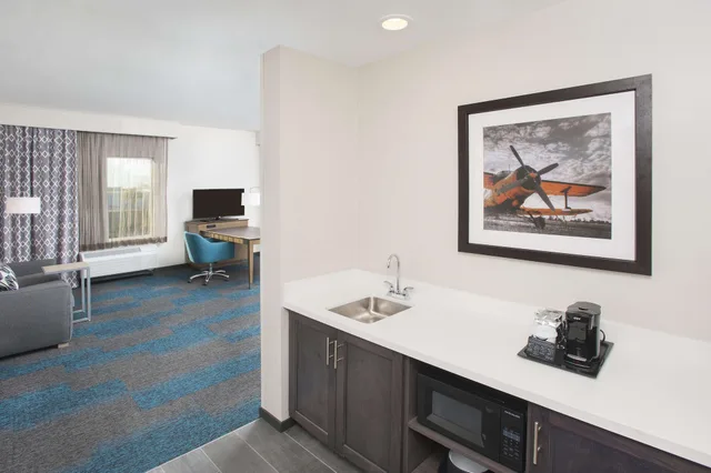استوديو بسرير كينج مع أريكة لذوي الإعاقة، Hampton Inn Suites Lax el Segundo 8/10