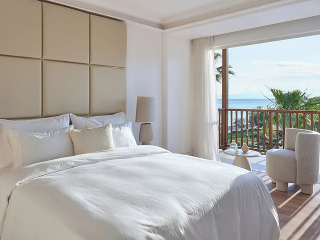 جناح ديلوكس بسرير مزدوج بإطلالة على البحر، Grecotel Filoxenia Kalamata 1/6