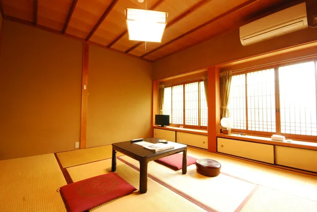 غرفة يابانية قياسية بسريرين منفصلين مع أريكة، Koyasan Saizenin 5/7