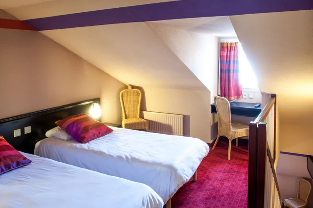غرفة بسريرين منفصلين، Hotel Saint Sauveur 2/5