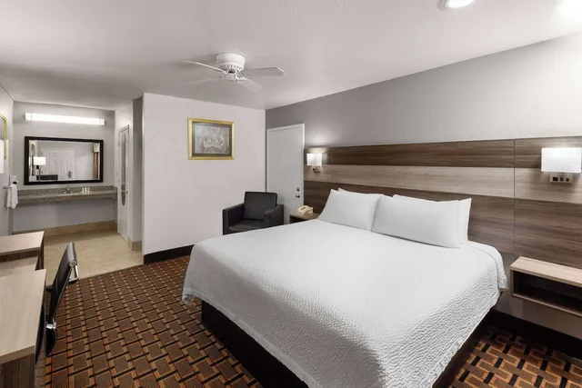 Room, King Bed, Accessible, Ramada Limited San Angelo 2/2