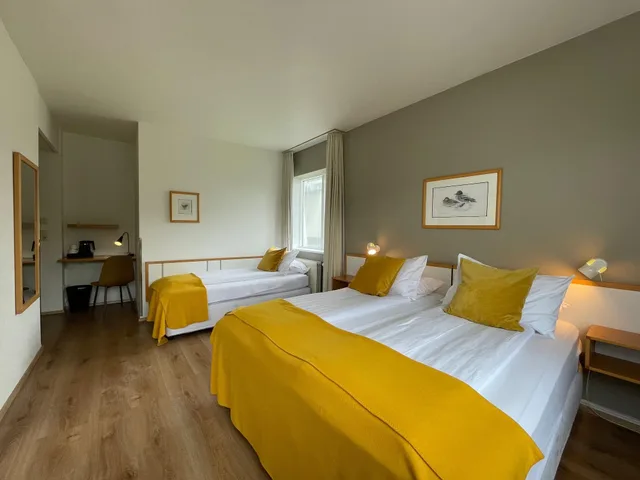 غرفة قياسية ثلاثية بحمام خاص، Nordurland Hotel By Keahotels 1/4