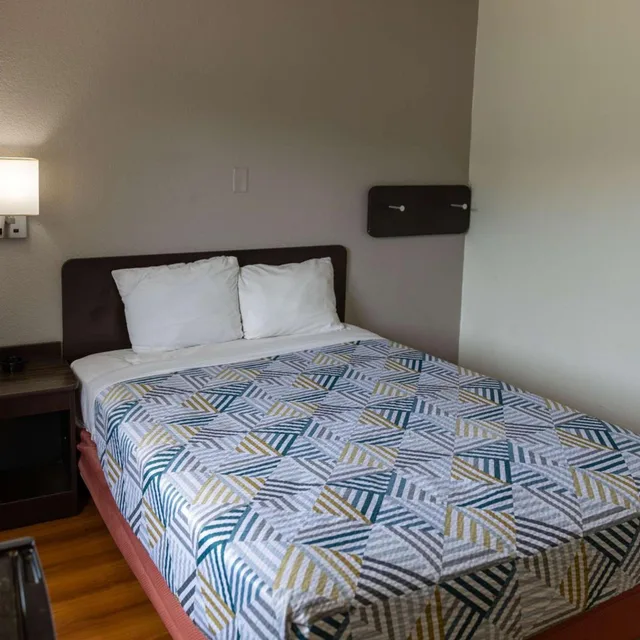 1 Queen Bed - ADA/Ri Shower/Smoking، Motel6 Lufkin, TX 3/10