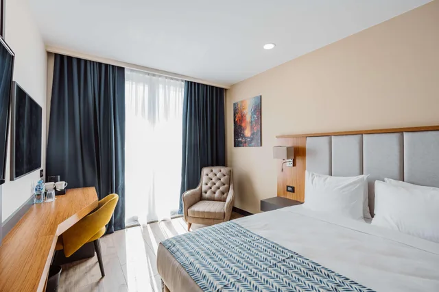 غرفة بسرير مزدوج، Best Western Plus Batumi 1/8