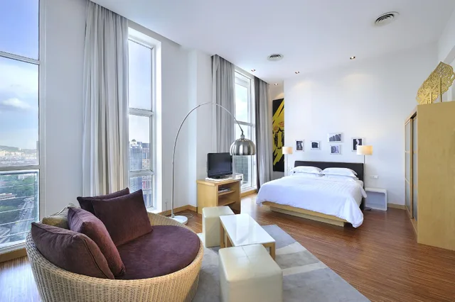 10 Rooms, Premium, Double Bed, Corner, Hotel Capitol Kuala Lumpur 2/2