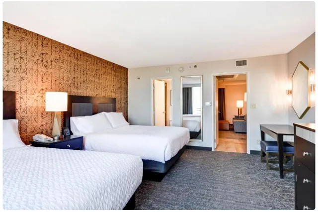 جناح بسريرين كوين، Embassy Suites by Hilton Minneapolis Airport 1/1