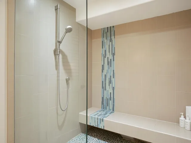 2 Bedrooms, Condo, King Bed, 1 Queen and 1 Single Bed, Ocean Front، Makena Surf - Destination Resorts Hawaii 9/10