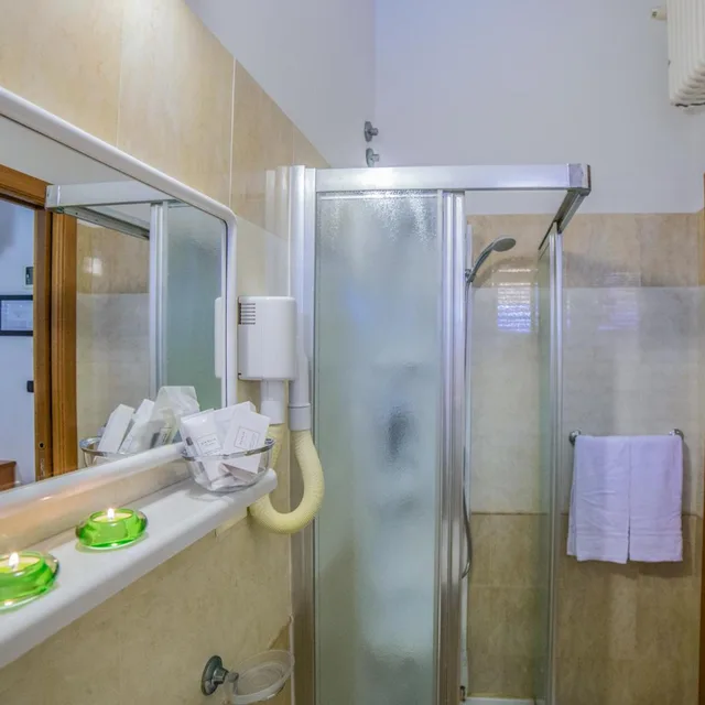 غرفة بسرير مزدوج أو سريرين منفصلين بشرفة، Hotel Sultano 9/9
