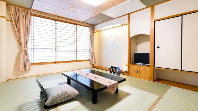 غرفة يابانية قياسية بفرشتي فوتون، Arima Onsen Taketoritei Maruyama 1/1