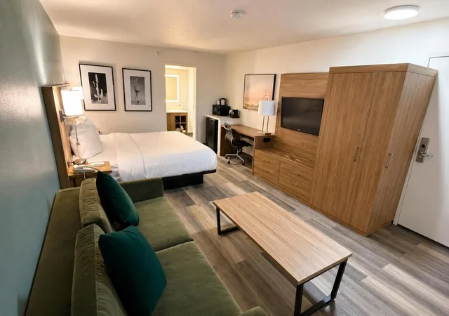غرفة بسرير كينج مع أريكة، Quality Inn Casa Grande I-10 4/6
