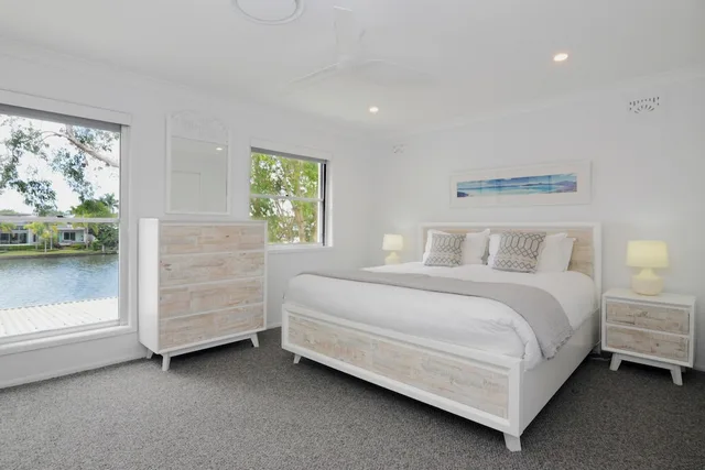 3 Bedrooms, Deluxe, 2 Bunk Beds, 2 Queen Beds, Water Front، NOOSA ENTRANCE WATERFRONT RESORT 2/5