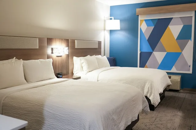 Standard, 2 Queen Beds, Accessible, Holiday Inn Express Hotel And Suites Cedar Hill 3/8