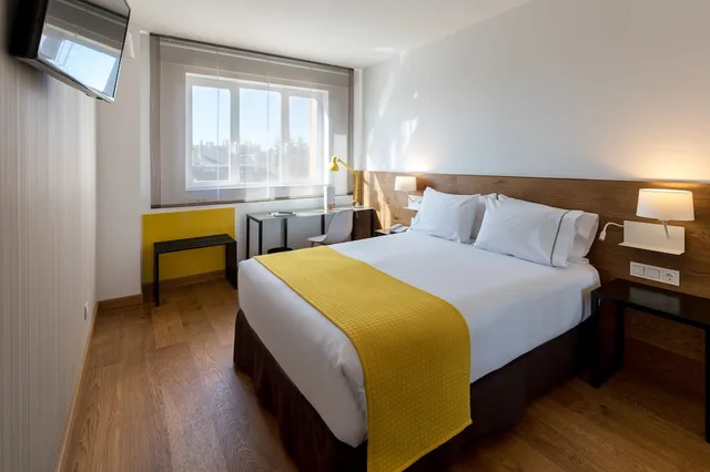 غرفة قياسية بثلاثة أسرّة، Rafaelhoteles Atocha 3/9