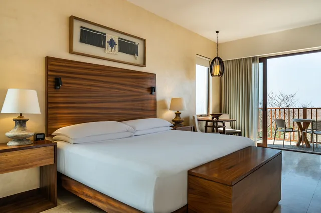غرفة سوبيريور بسرير كينج بإطلالة على الجبل بشرفة مع أريكة، Delta Hotels Marriott Riviera Nayarit, An All Inclusive Resort 4/6