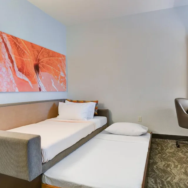 Suite, 2 Queen Beds, Trundle Bed, Track View, Sofa، Springhill Suites Shreveport-Bossier City/Louisiana Downs 2/7