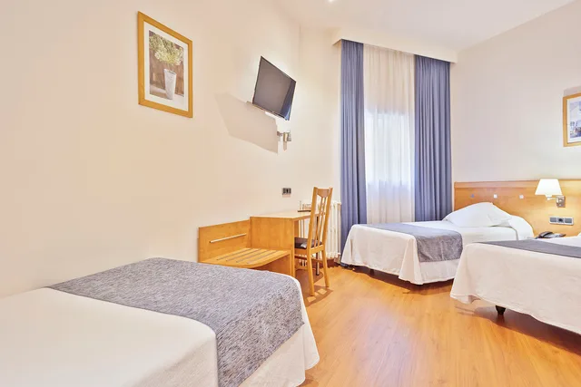 غرفة قياسية ثلاثية، Acta Antibes 3/7