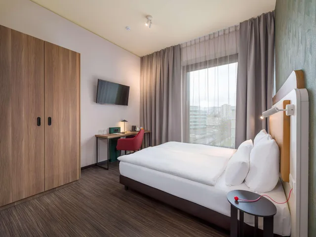 غرفة بسرير كوين لذوي الإعاقة، Mercure Zurich City 4/8