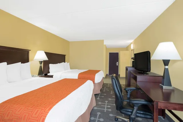 غرفة بسريرين كوين، Howard Johnson by Wyndham Saugerties, NY 4/6