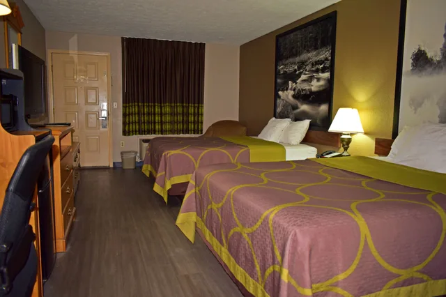 غرفة بسريرين كوين للمدخنين، Super 8 by Wyndham Fort Chiswell Wytheville Area 1/5