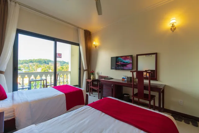 غرفة ديلوكس ثلاثية بسرير كينج، Praha Hotel Phu Quoc 4/10