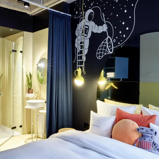 Inner, Medium, Circle, King Bed، 25hours Hotel The Circle 1/8