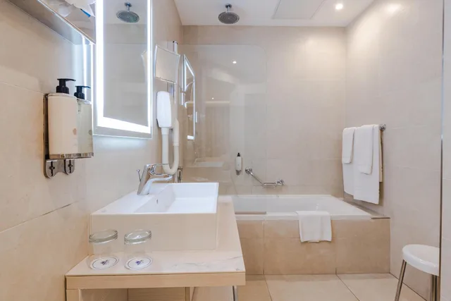 Deluxe, Suite, Garden View, Maritim Antonine Hotel and Spa Malta 8/10
