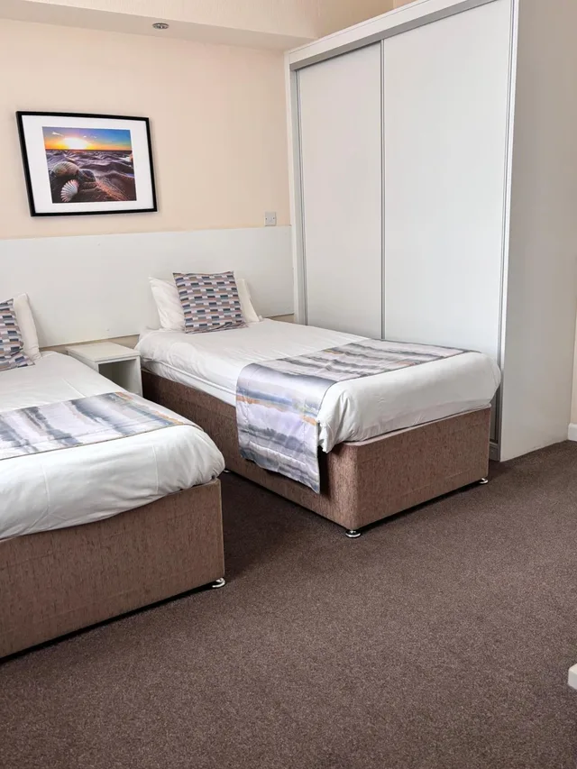 غرفة ثلاثية، The Craig-Y-Don Hotel 1/4