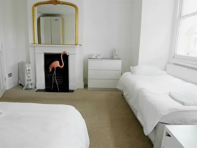 Room, Quadruple, Double and Twin Beds, Kew Rooms 5/9