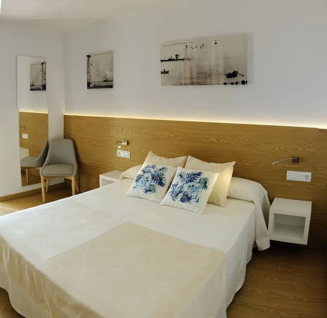 غرفة بريميوم بسرير كوين بإطلالة على البحر، Hotel Rosa Nautica Malgrat de Mar 2/3
