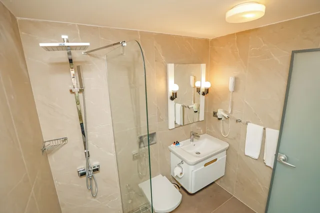 غرفة سوبيريور ثلاثية بسرير مزدوج وسرير فردي، Tan Hotel Special Class 4/5