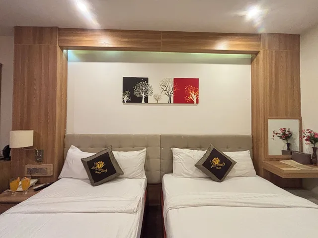 غرفة سوبيريور بسرير مزدوج وسرير فردي، Sen Vang Luxury Hotel 1/8