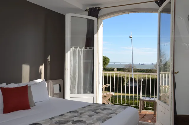 غرفة كومفورت بسرير كوين بإطلالة على البحر، Hotel Et Spa Les Cleunes Oleron 1/5