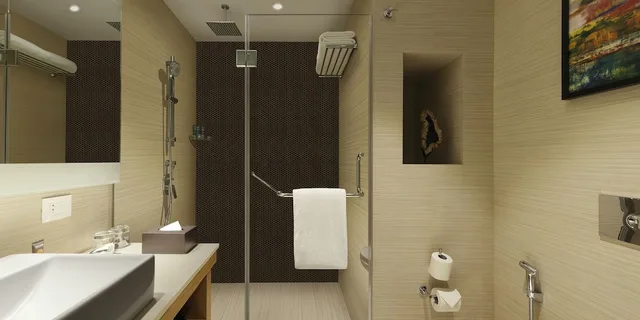 غرفة بريميوم بسرير كينج، Novotel Lucknow Gomti Nagar 4/6