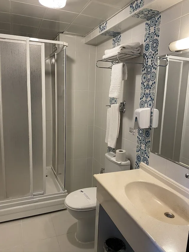 Standard, Grand Anzac Hotel 4/4