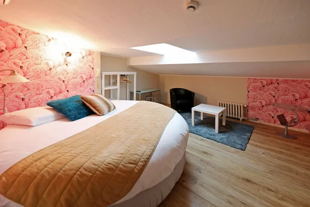 Room, Round Bed, Attic، HOTEL LES PASTELIERS 1/2
