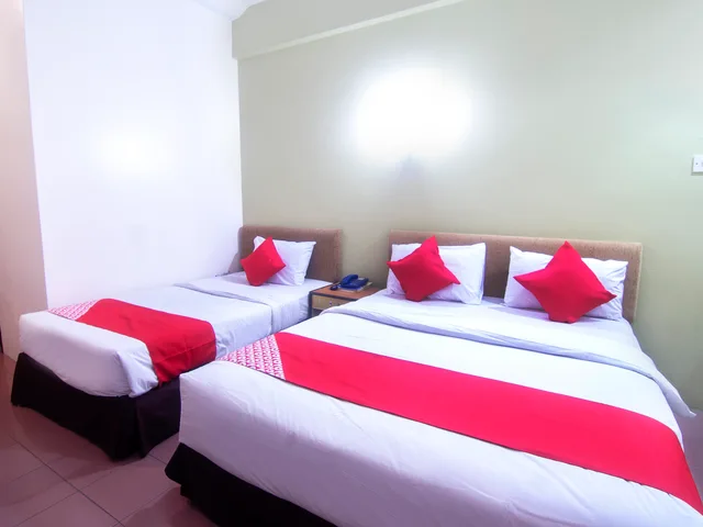 جناح ثلاثي، Hua Kuok Inn 1/5