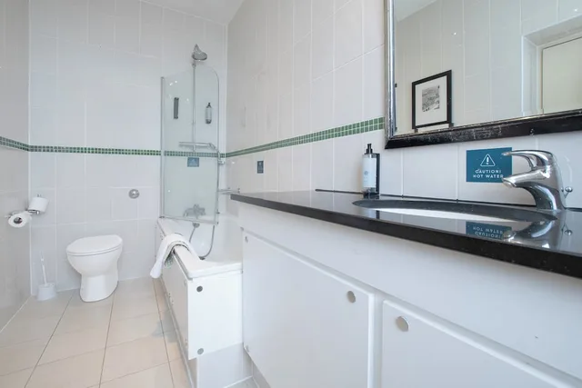 Feature, Superior, Double Bed, with View، Bournemouth East Cliff by Belvilla 8/10
