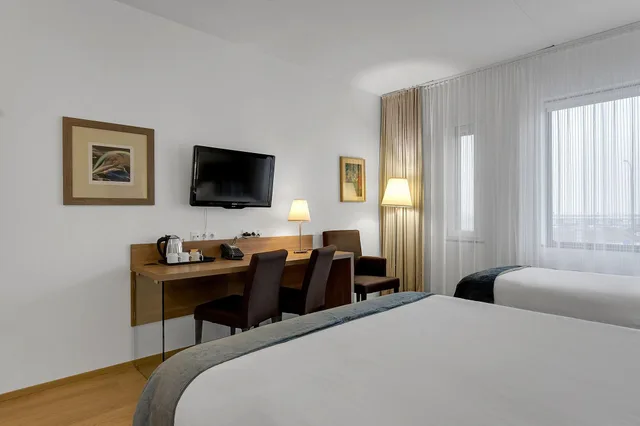 غرفة ثلاثية بثلاثة أسرّة، Aurora Hotel At Reykjavik-Keflavik Airport Terminal Kef 6/10