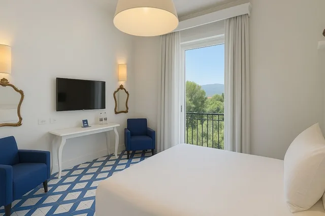 غرفة كلاسيكية بسريرين منفصلين بإطلالة على المدينة، Grand Hotel Europa Palace 7/10