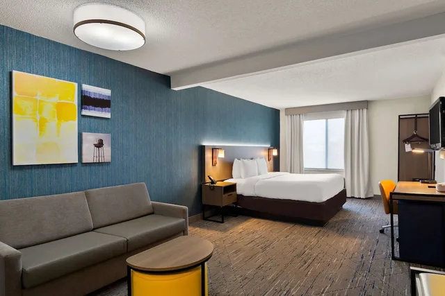 Suite, King Bed, Comfort Inn & Suites Ashland - Richmond North 3/4