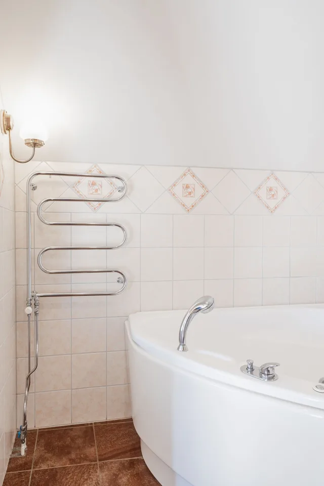 غرفة ديلوكس بسريرين منفصلين بحوض جاكوزي، Klockargarden Hotell 3/3