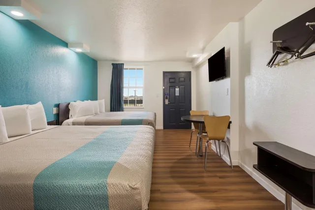 Room, 2 King Beds, Motel6 Temple, TX 3/10