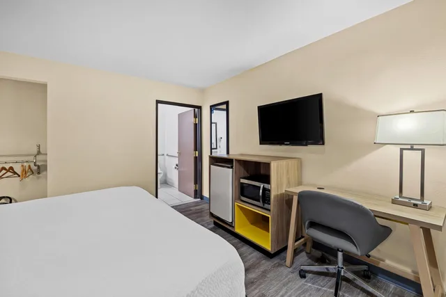 غرفة بسرير مزدوج، Days Inn By Wyndham Tucson Airport 3/4