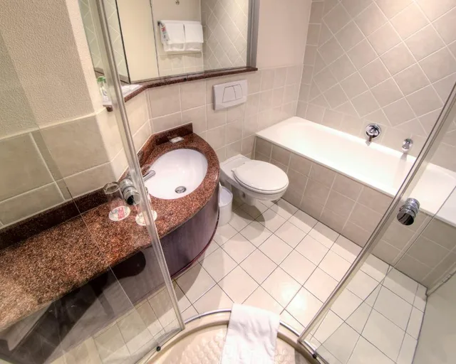غرفة قياسية بسريرين منفصلين، City Lodge Hotel Victoria & Alfred Waterfront 2/3
