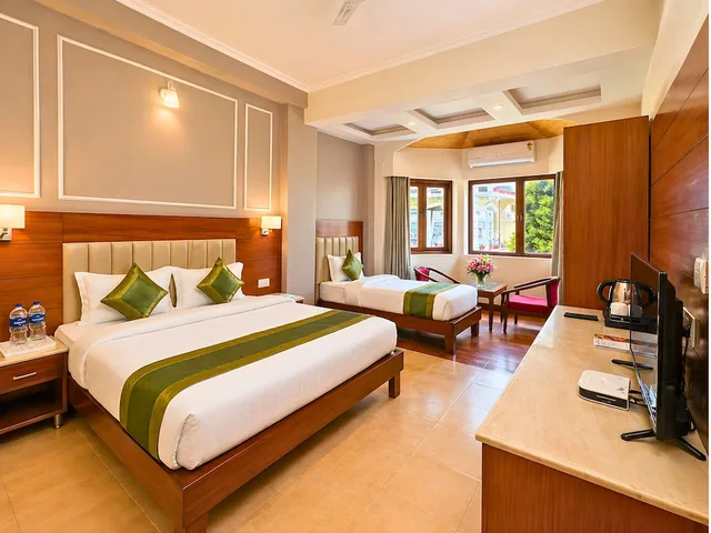 Superior, Triple, 1 Queen and 1 Single Bed, Balcony, Garden Access، Riverside Resort 1/8