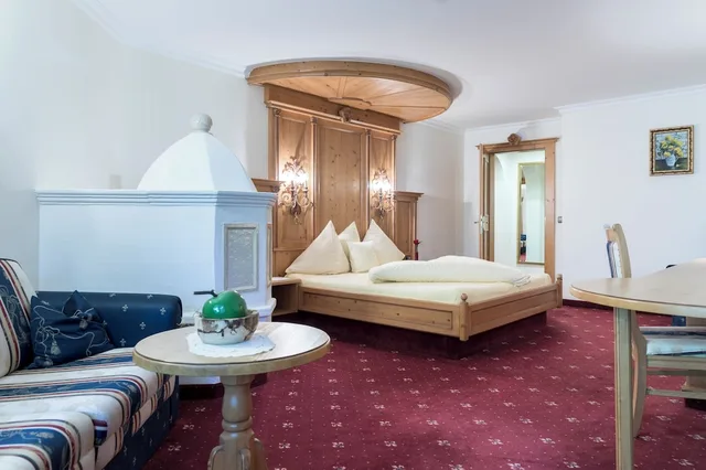 جناح بسرير كوين وسريرين منفصلين بغرفتي نوم، Hotel Alte Post 2/4