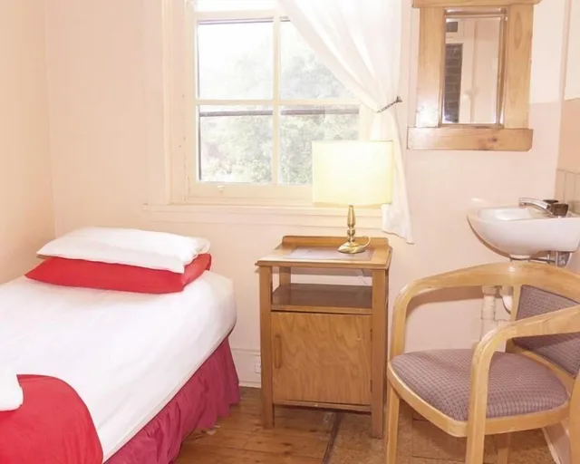 غرفة أساسية ثلاثية بسرير فردي بحمام مشترك، Katoomba Mountain Lodge 2/2
