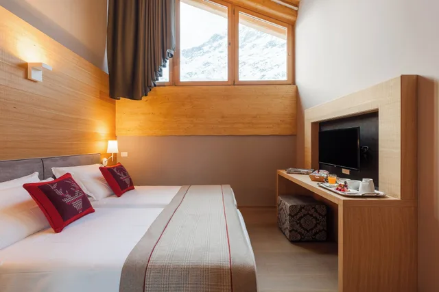 2 Bedrooms, Master, Executive, Suite, Twin Beds, Queen Bed, Sofa، Hotel Excelsior Planet 4/10